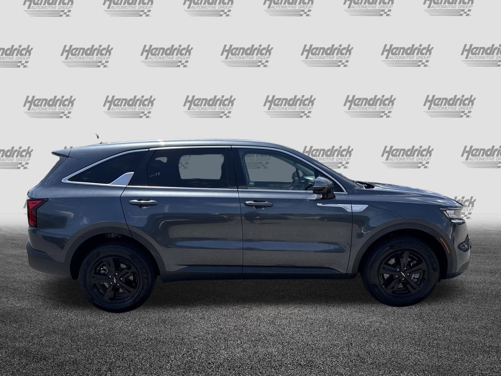 Used 2022 Kia Sorento LX AWD/4WD image 11