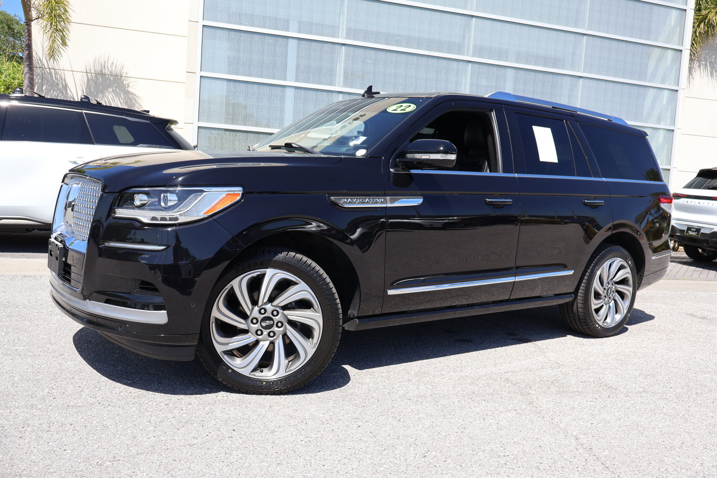Used 2022 Lincoln Navigator Reserve RWD image 1