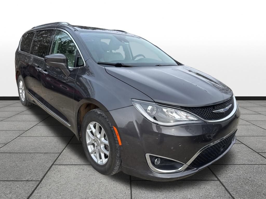 Used 2020 Chrysler Pacifica Touring-L w/ Advanced Safetytec Group image 3