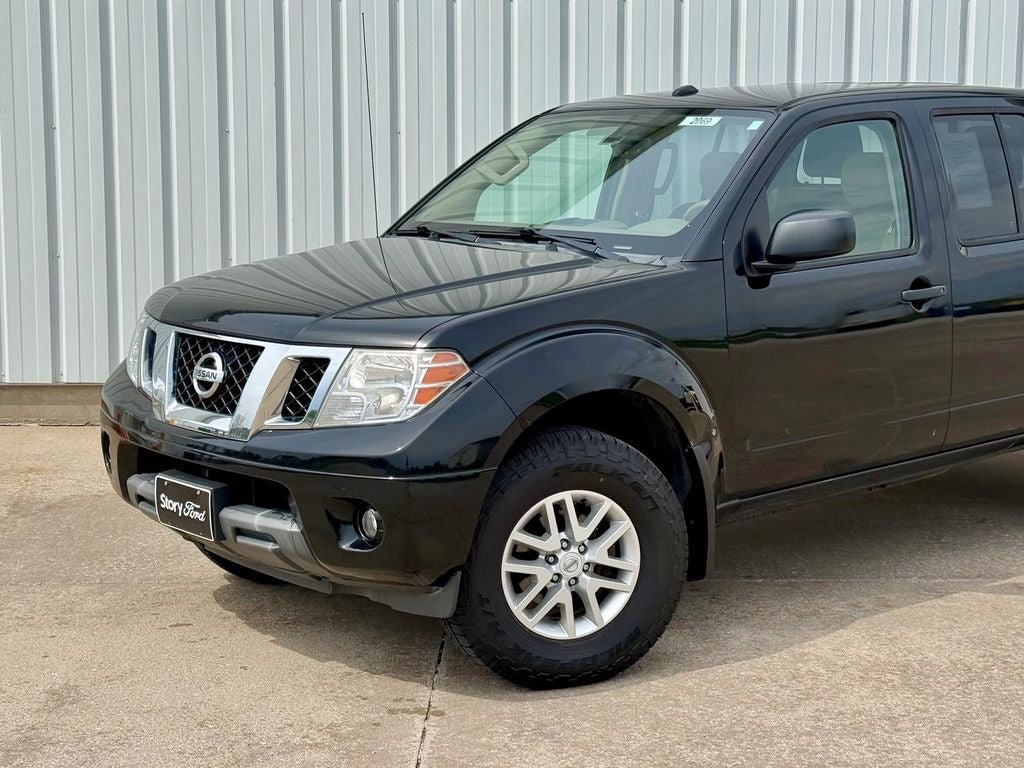 Used 2018 Nissan Frontier SV w/ Value Truck Package AWD/4WD image 2