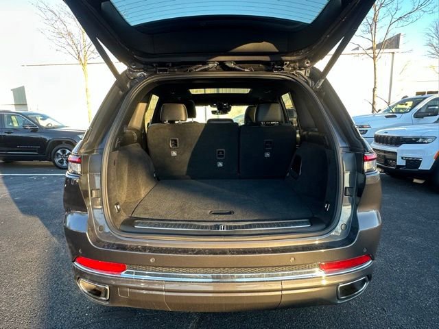 Used 2022 Jeep Grand Cherokee Overland image 14