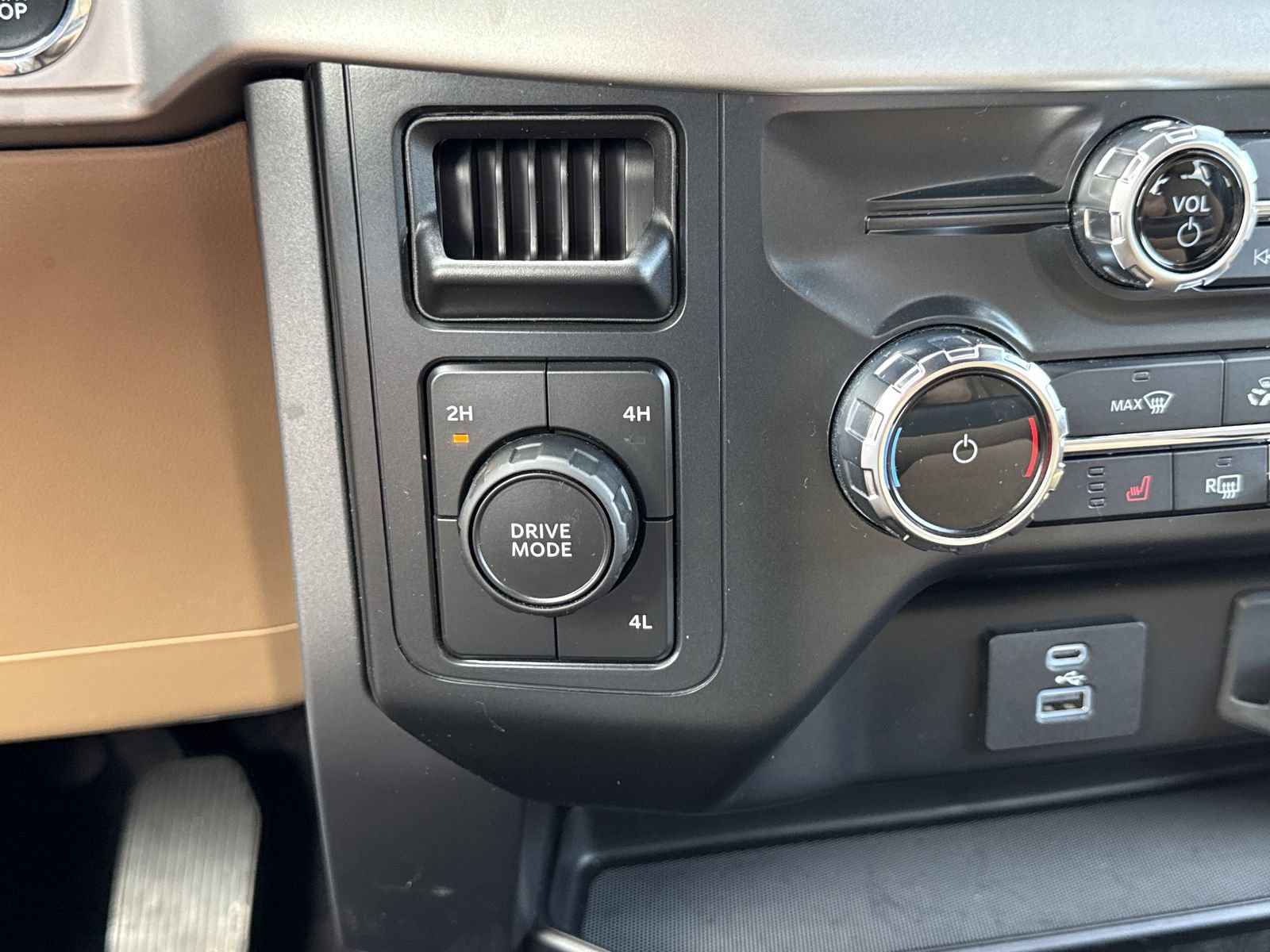 Used 2022 Ford F150 XLT w/ Equipment Group 302A High AWD/4WD image 25