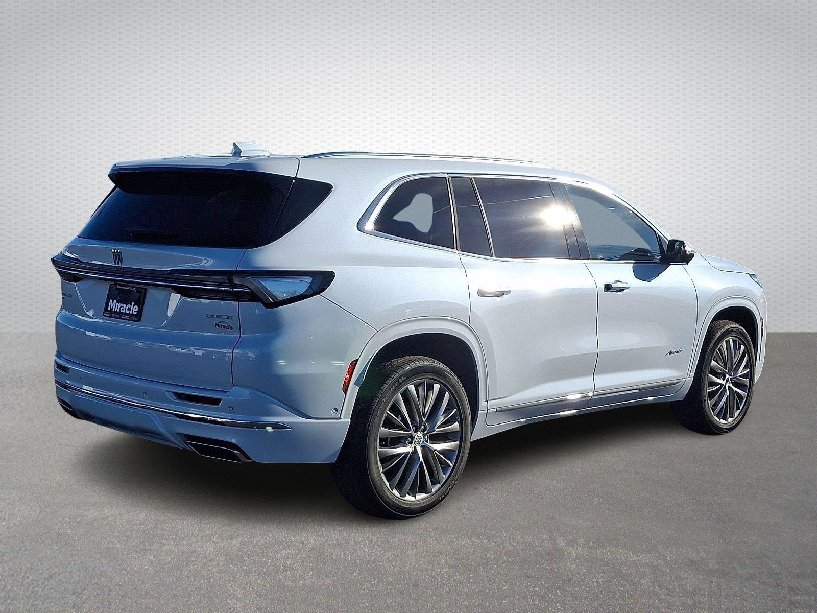 New 2026 Buick Enclave Avenir image 4