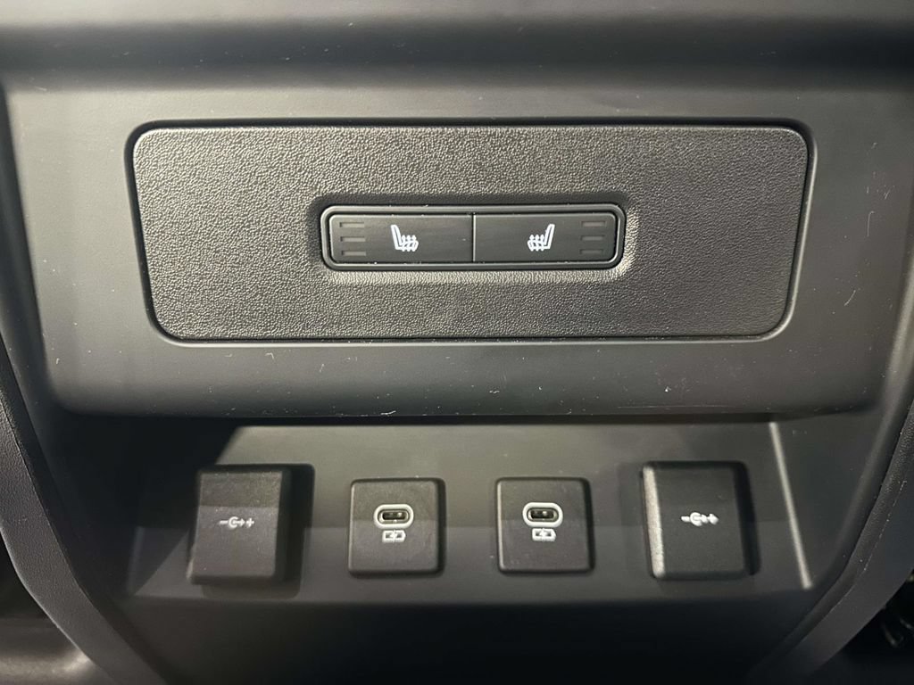 Used 2021 Land Rover Defender 110 AWD/4WD image 16