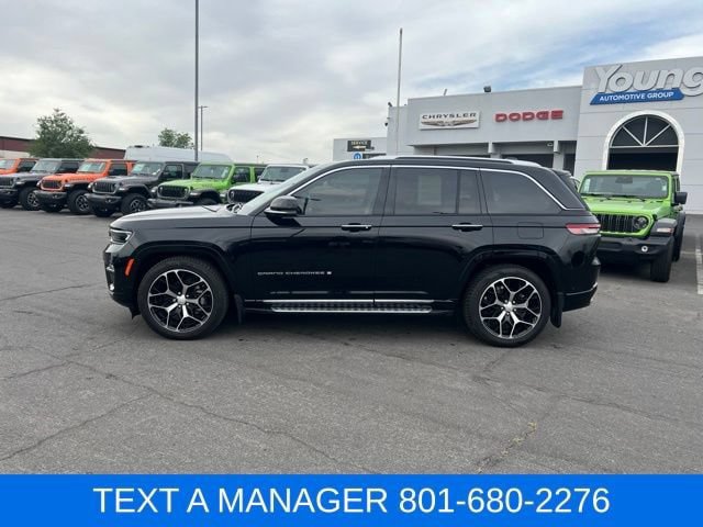 Used 2022 Jeep Grand Cherokee Summit AWD/4WD image 2