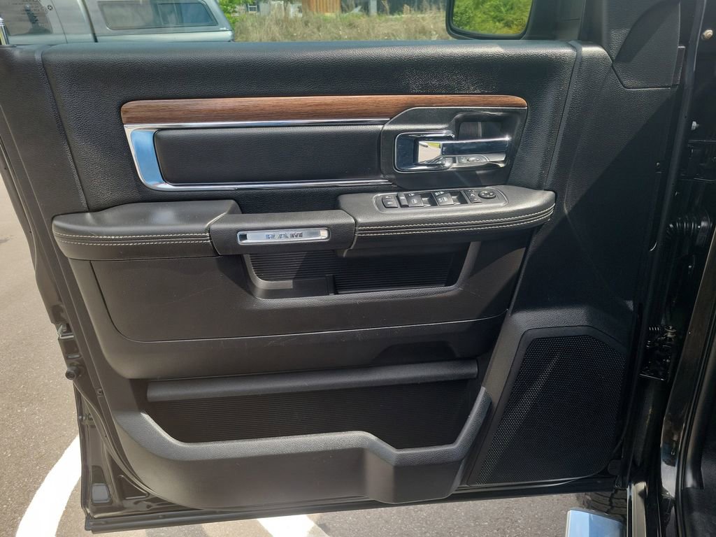 Used 2017 RAM 2500 Longhorn RWD image 31