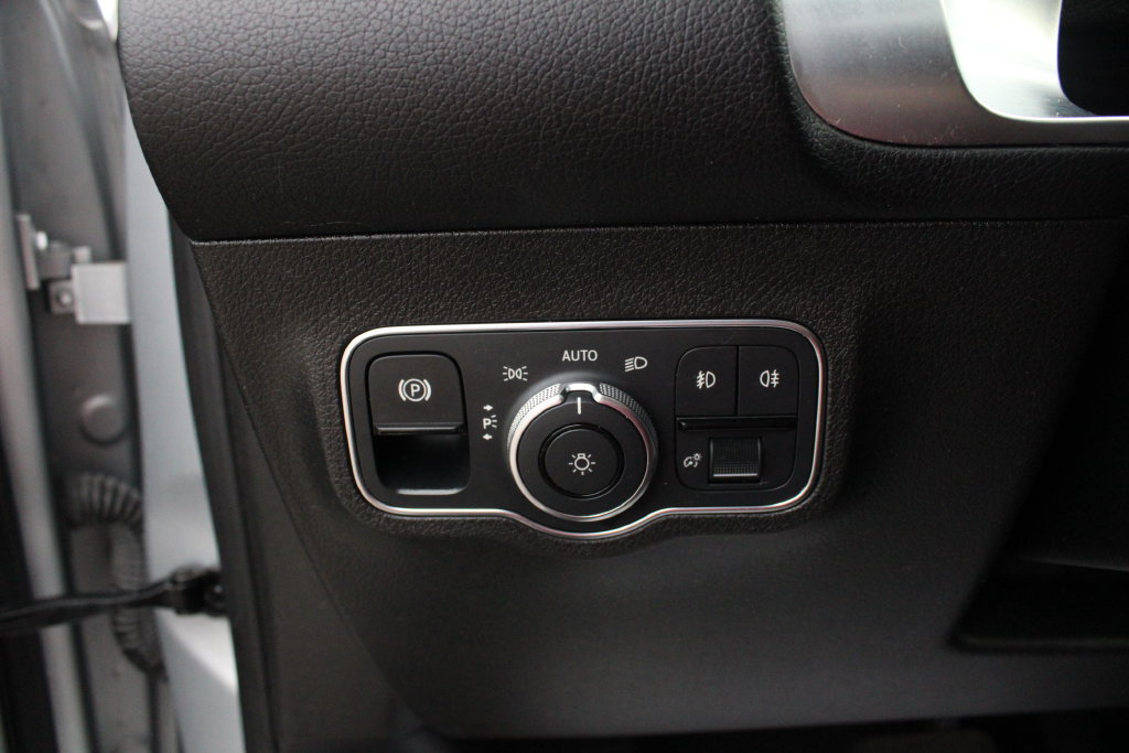 Used 2021 Mercedes-Benz GLB 250 image 10