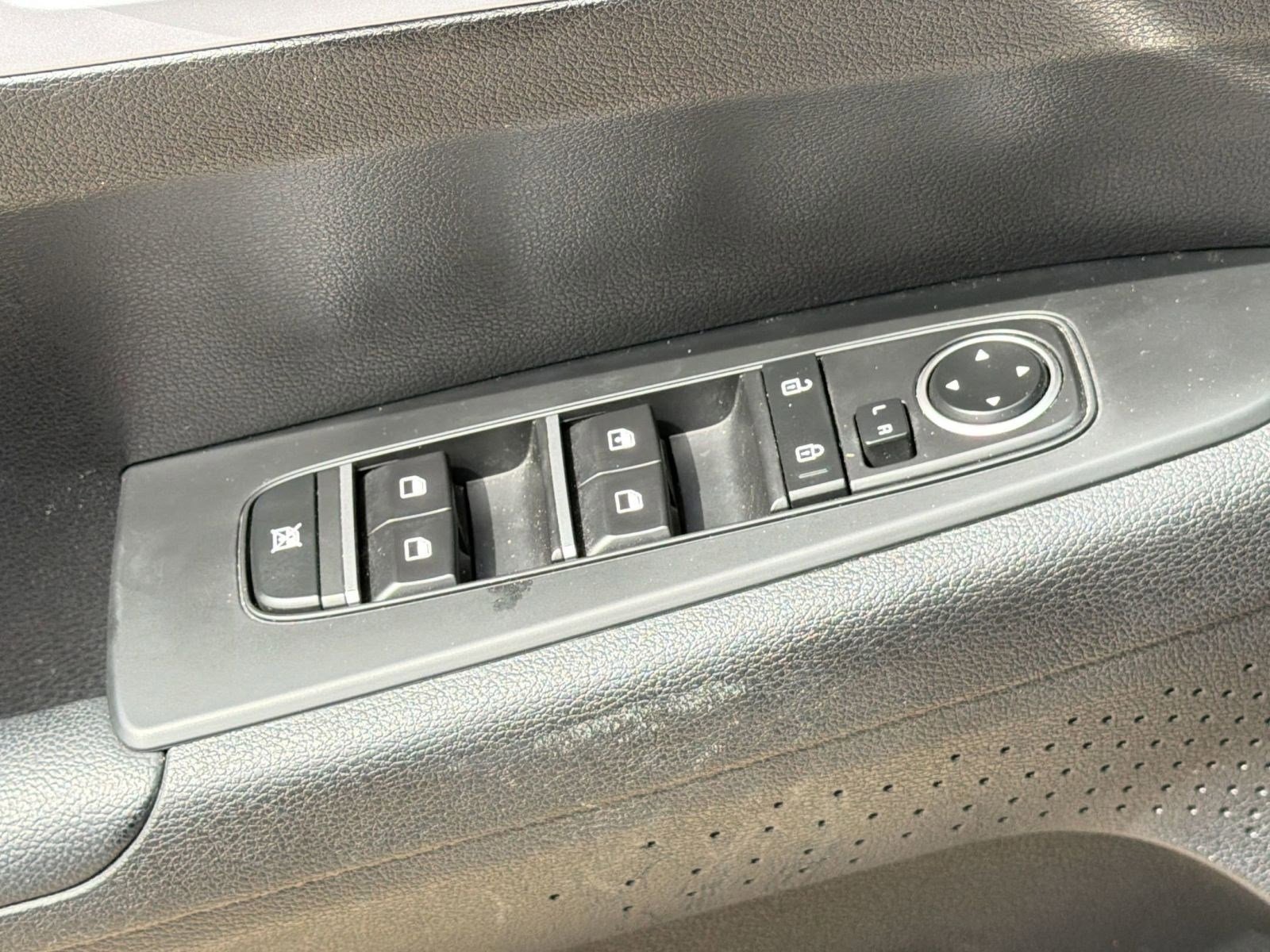 Used 2024 Kia Forte LXS image 21