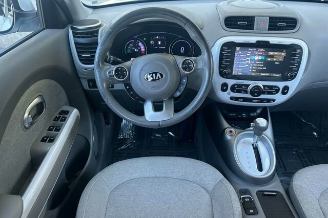 Used 2015 Kia Soul EV image 14