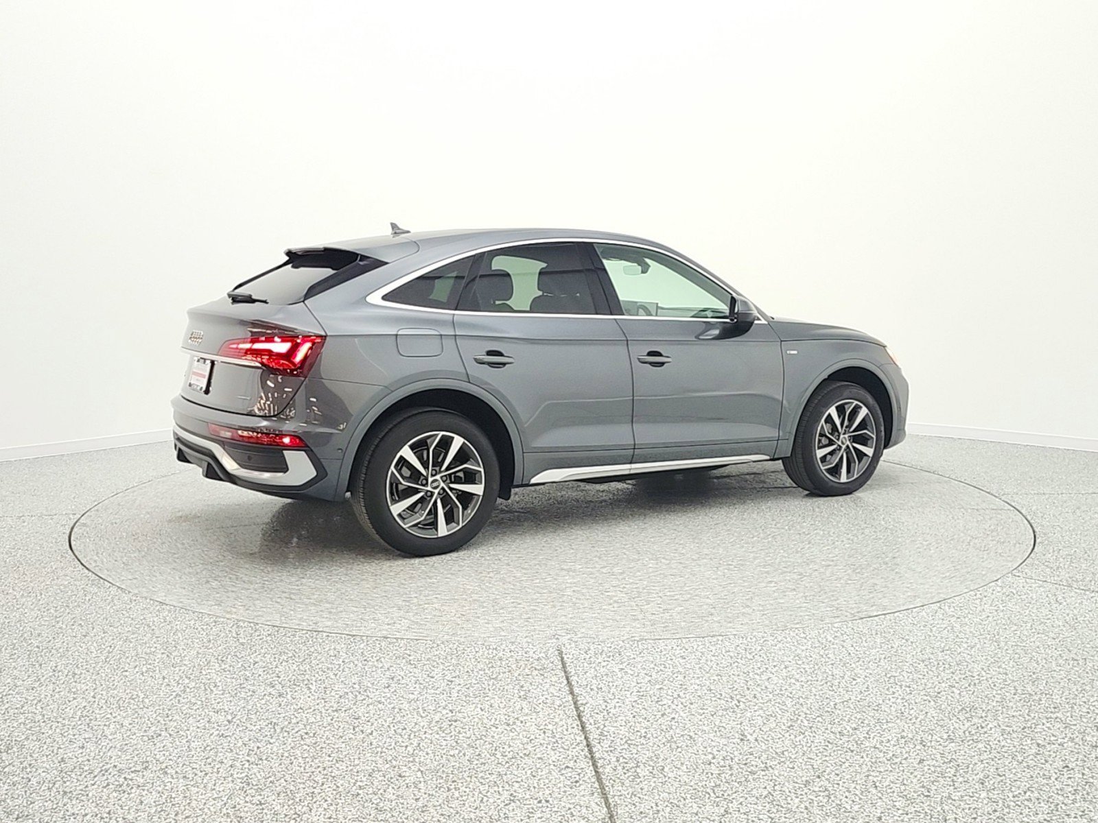 Used 2023 Audi Q5 2.0T Prestige w/ Prestige Package image 5