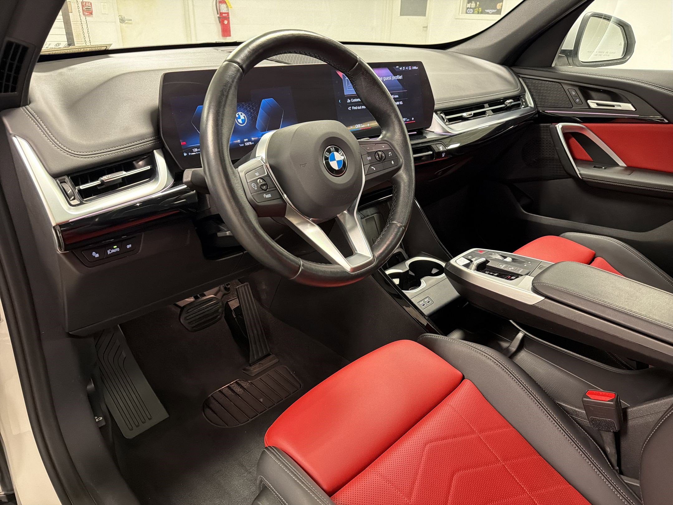 Certified 2023 BMW X1 xDrive28i w/ Convenience Package image 4