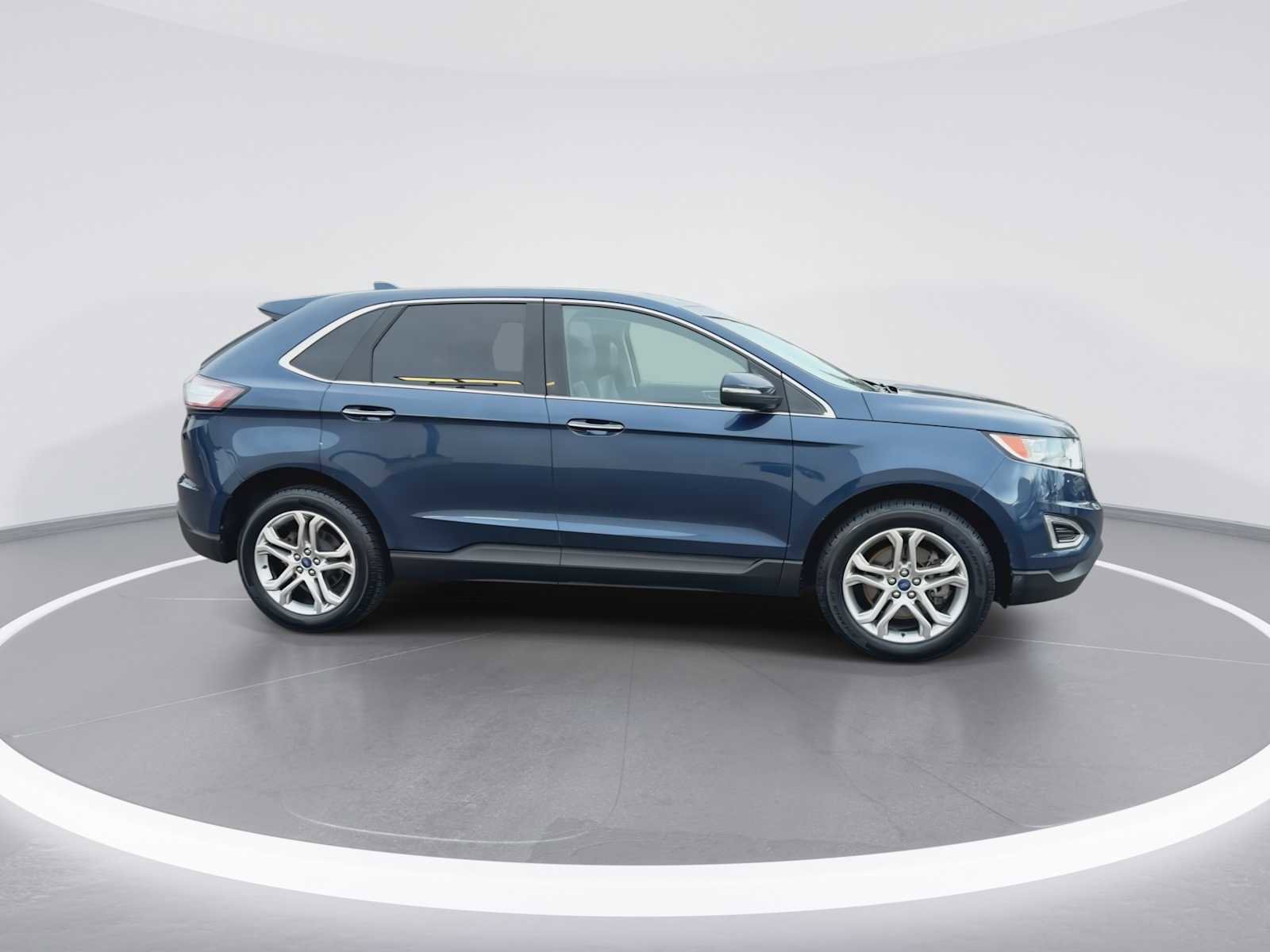 Used 2017 Ford Edge Titanium w/ Equipment Group 301A image 9