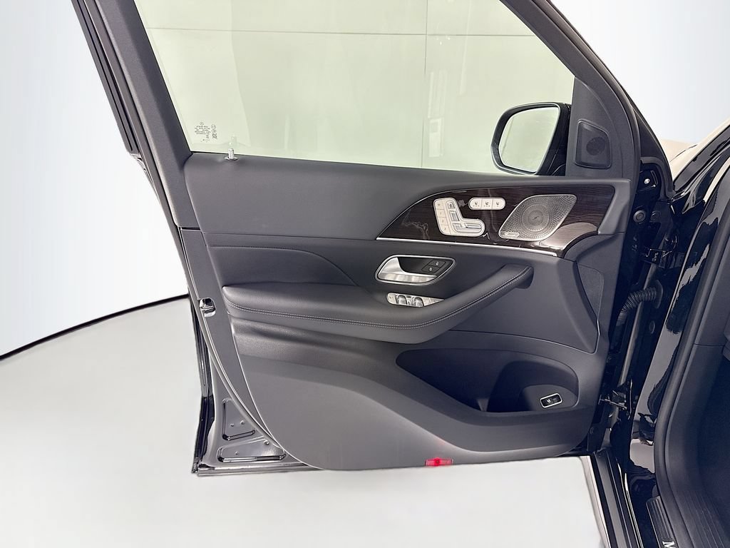 New 2026 Mercedes-Benz GLS 450 4MATIC image 25