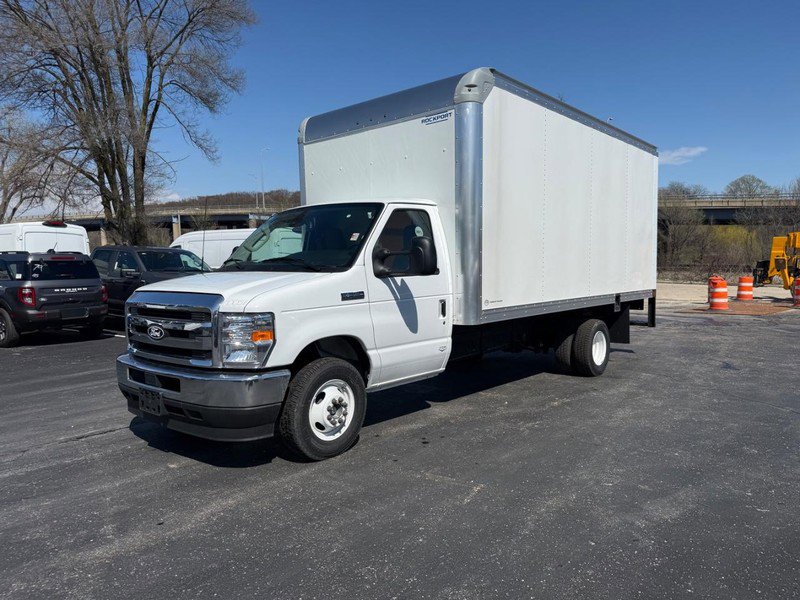 New 2027 Ford E-350 and Econoline 350 Super Duty w/ Interior Upgrade Package image 9