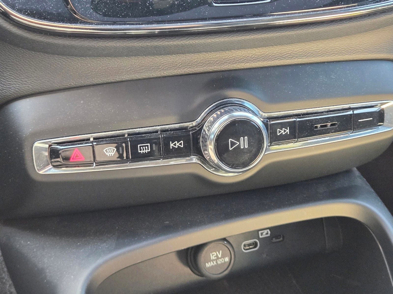 Used 2023 Volvo C40 P8 Recharge Plus AWD/4WD image 20