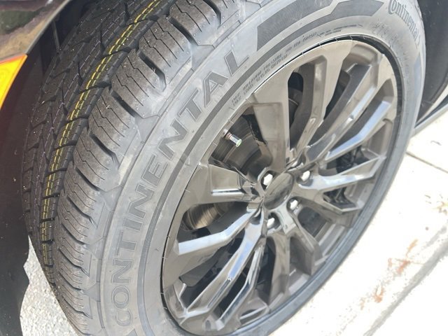 Used 2023 GMC Yukon Denali w/ Denali Reserve Package image 16