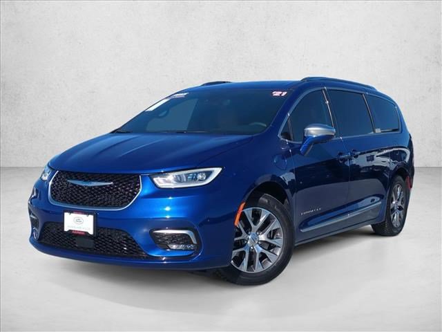 Used 2021 Chrysler Pacifica Pinnacle FWD image 1