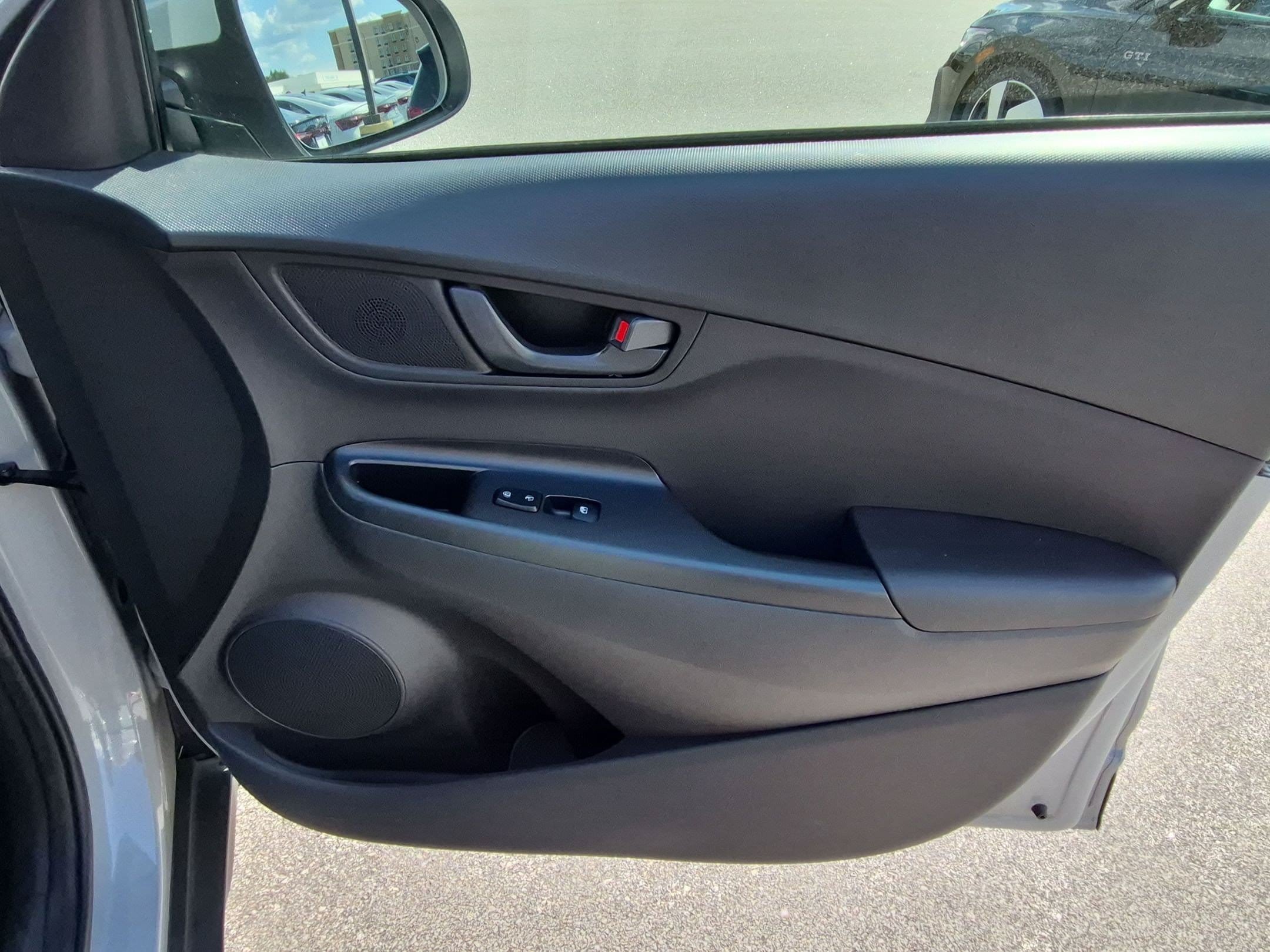 Used 2023 Hyundai Kona SEL AWD/4WD image 31