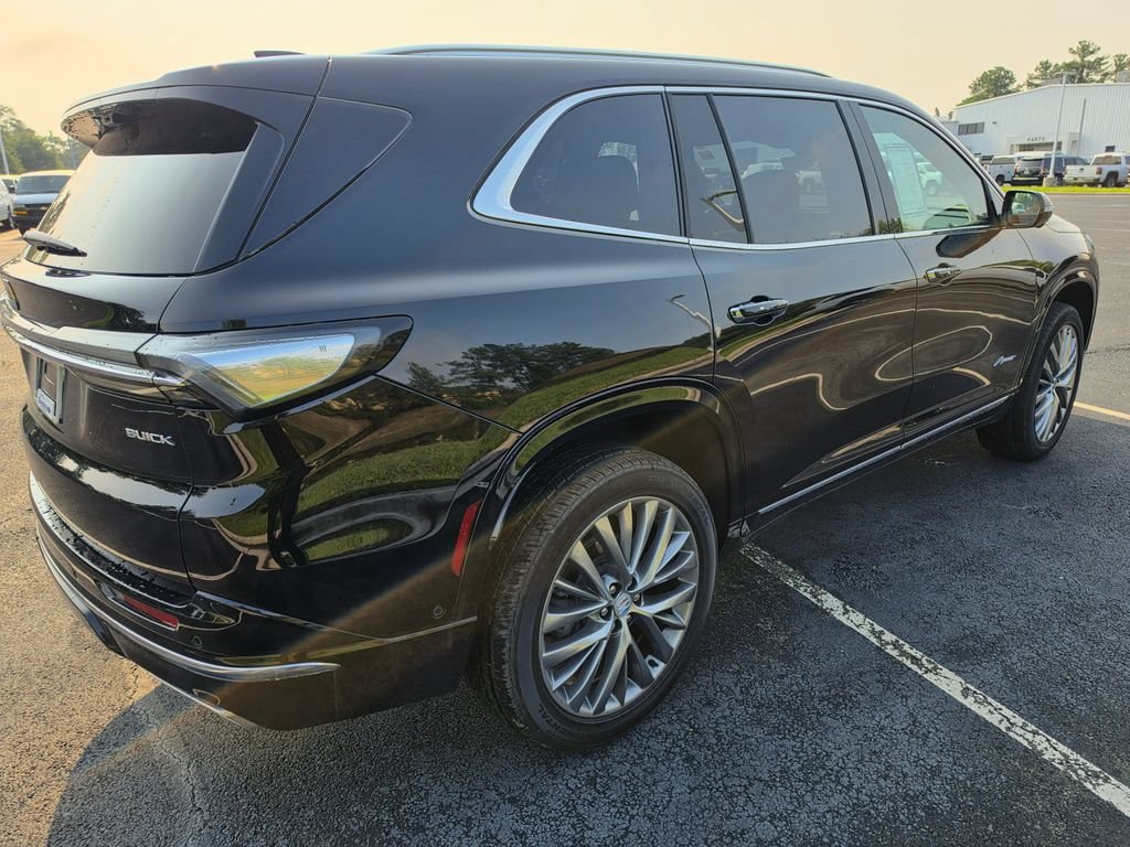 Used 2026 Buick Enclave Avenir w/ Super Cruise Package AWD/4WD image 9
