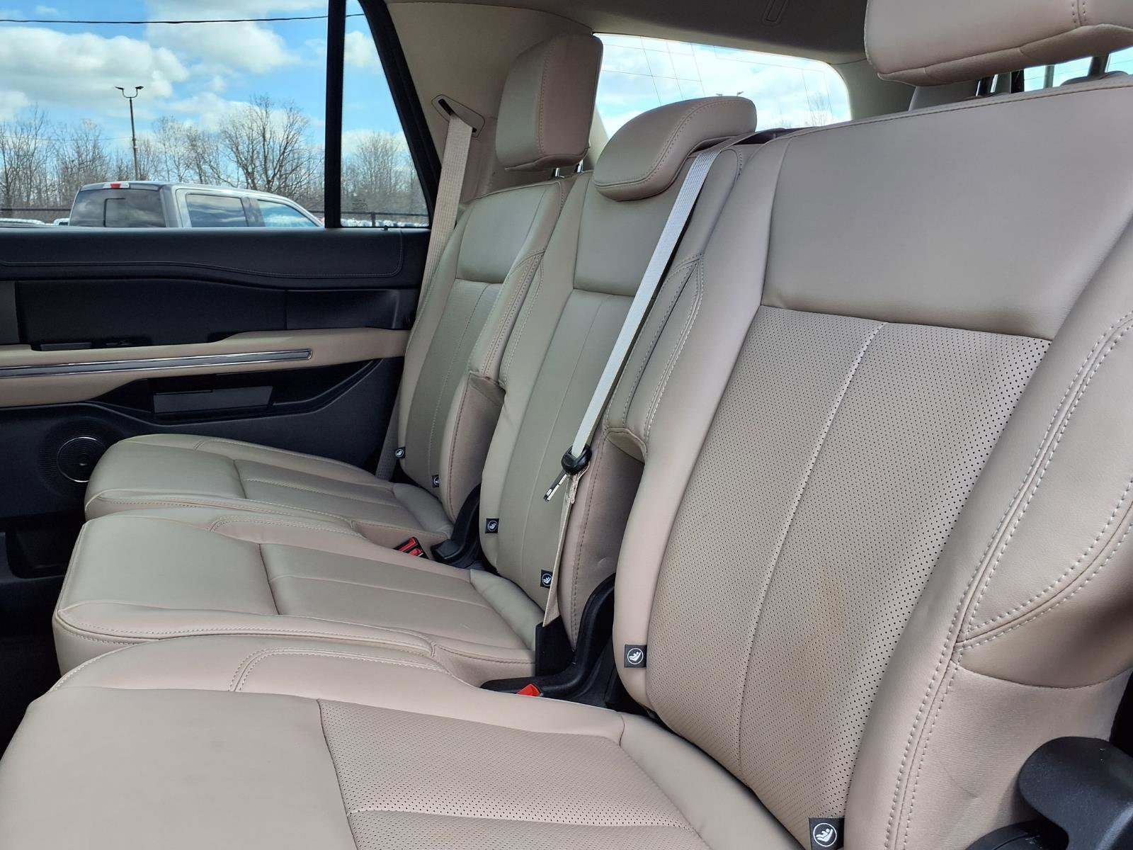 Used 2022 Ford Expedition XLT image 7