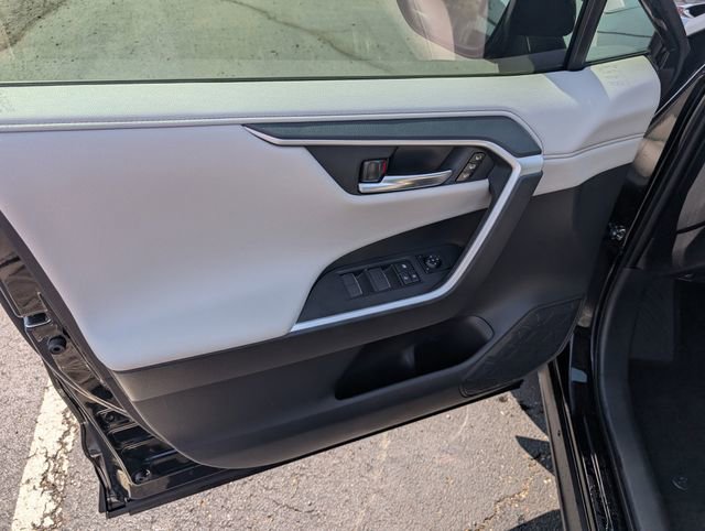 Used 2025 Toyota RAV4 Limited w/ Weather Package AWD/4WD image 14