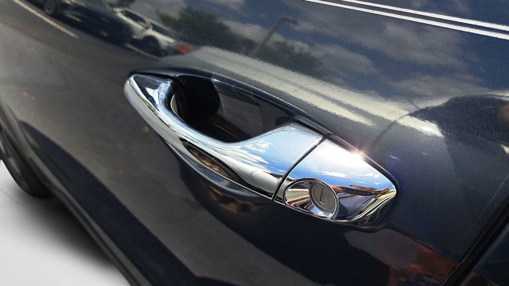 Used 2018 Hyundai Santa Fe SE w/ Cargo Package