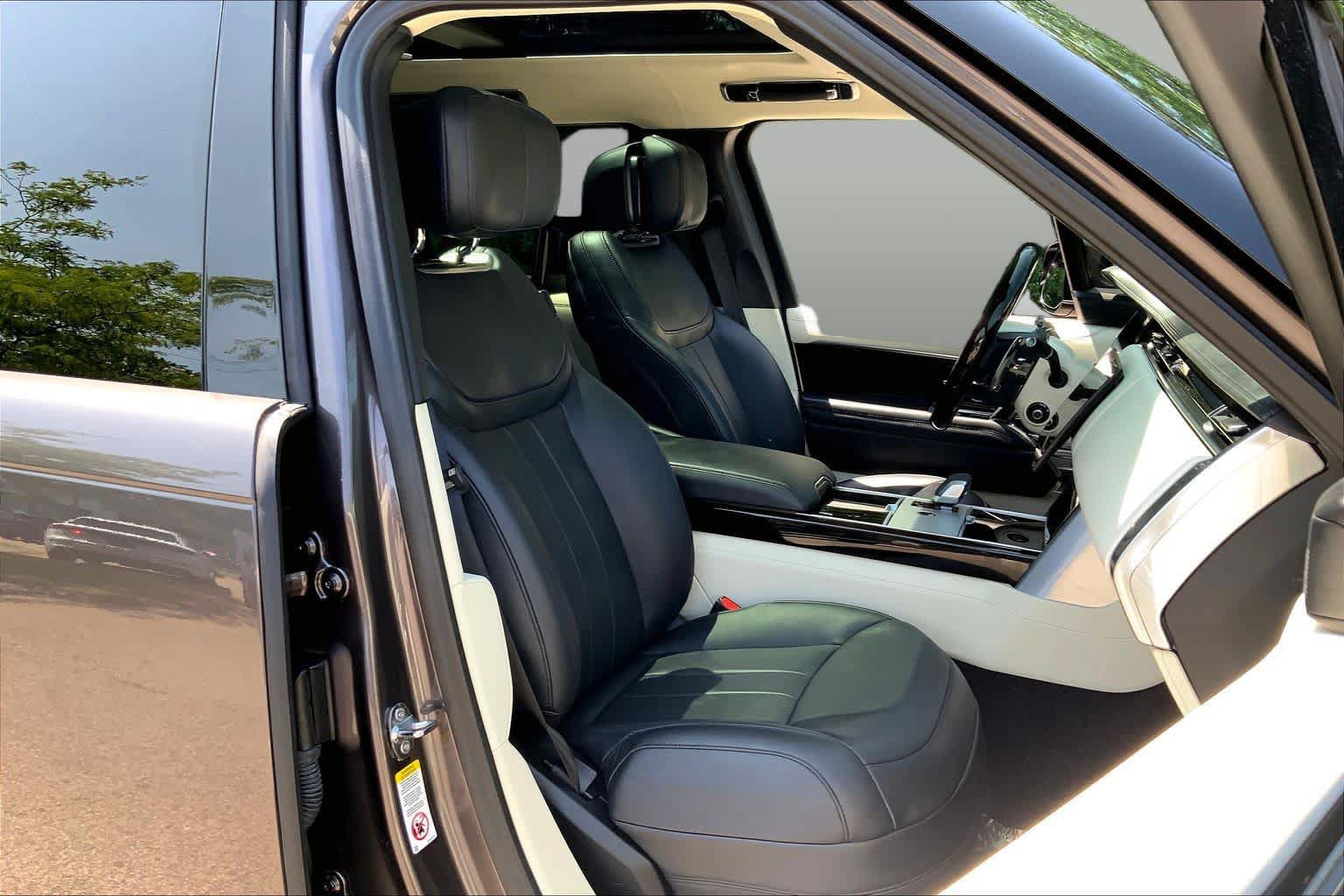 Used 2024 Land Rover Range Rover Long Wheelbase Autobiography AWD/4WD image 8