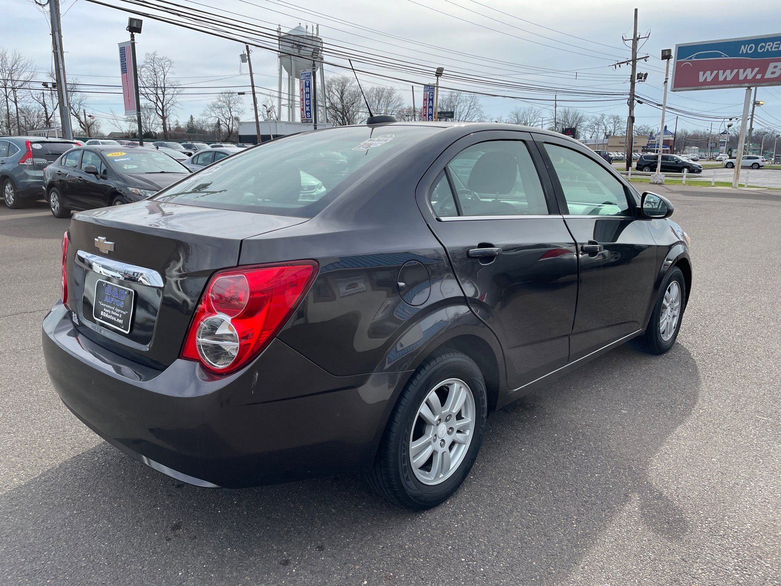 Used 2016 Chevrolet Sonic LT image 3