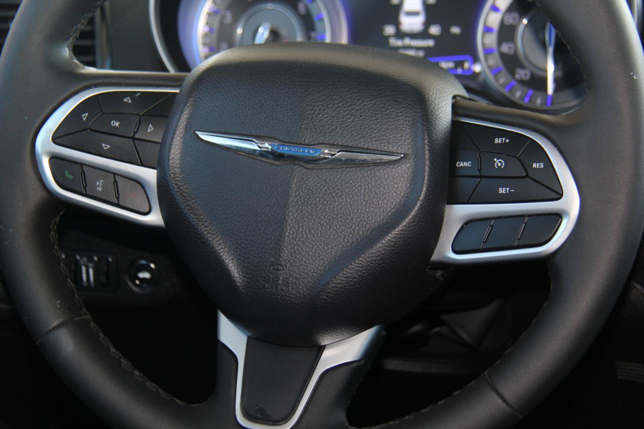 Used 2023 Chrysler 300 Touring w/ Sport Appearance Package RWD image 12