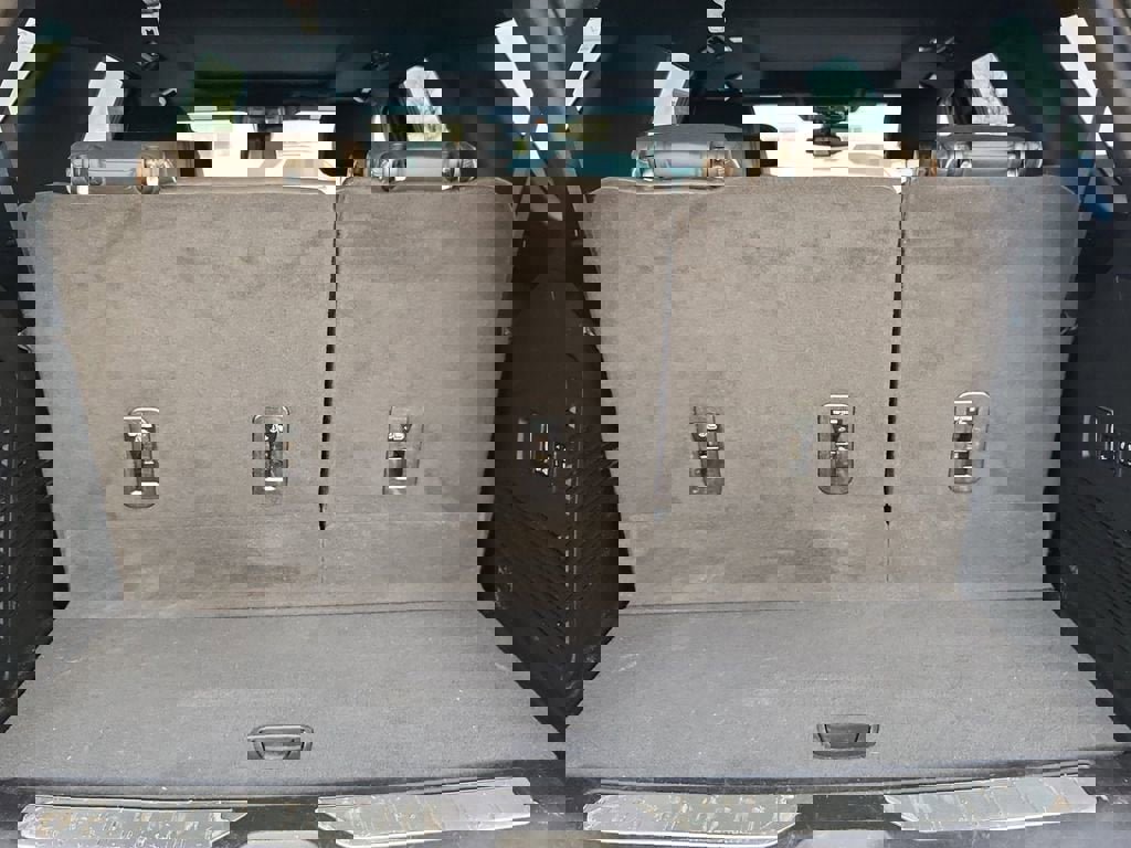 Used 2023 GMC Yukon AT4 w/ AT4 Premium Package image 17