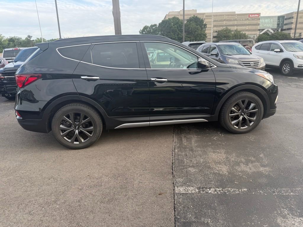 Used 2018 Hyundai Santa Fe Sport w/ 2.0T Ultimate Tech Package 05 AWD/4WD image 3