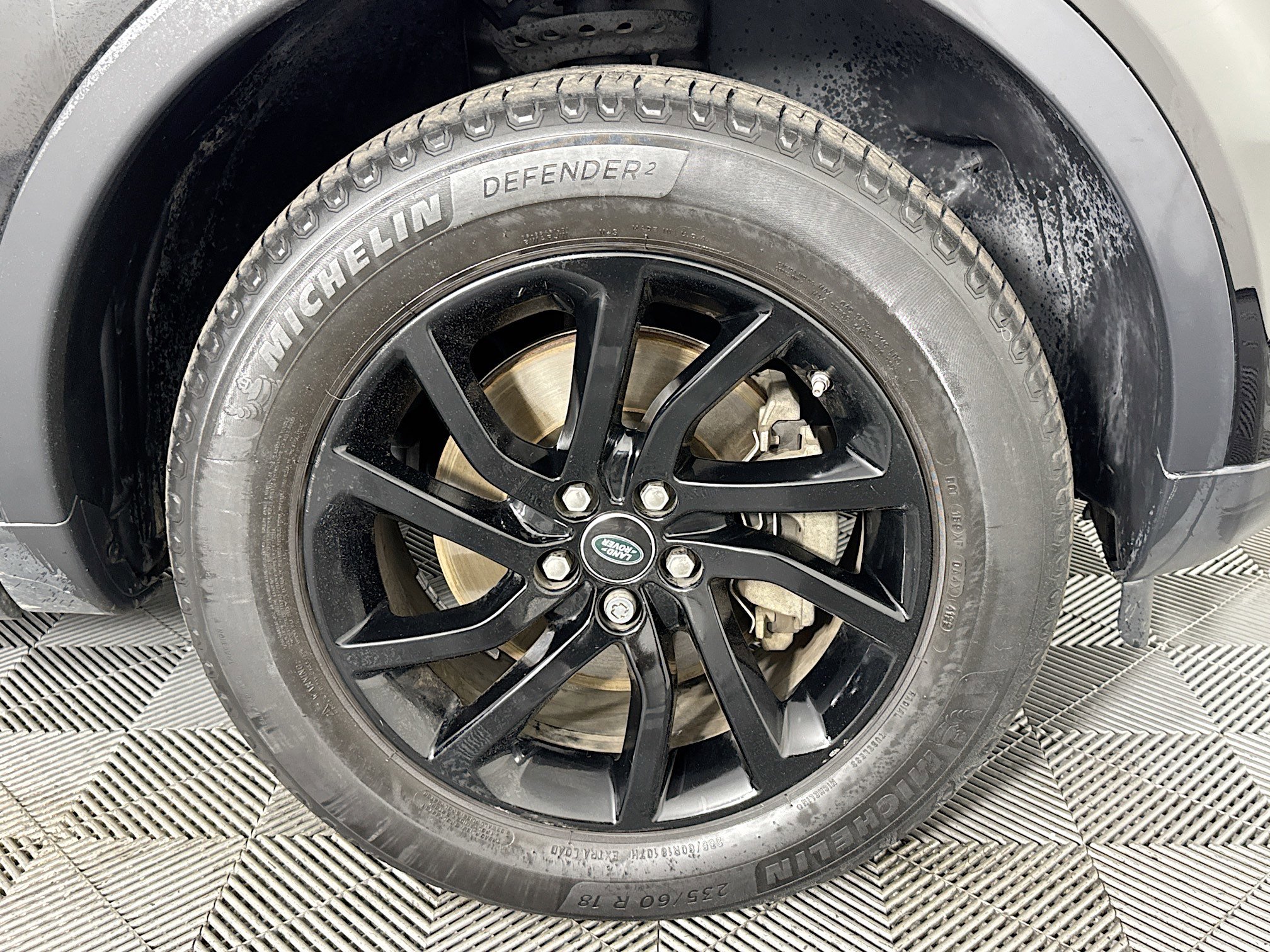 Used 2018 Land Rover Discovery Sport HSE image 31