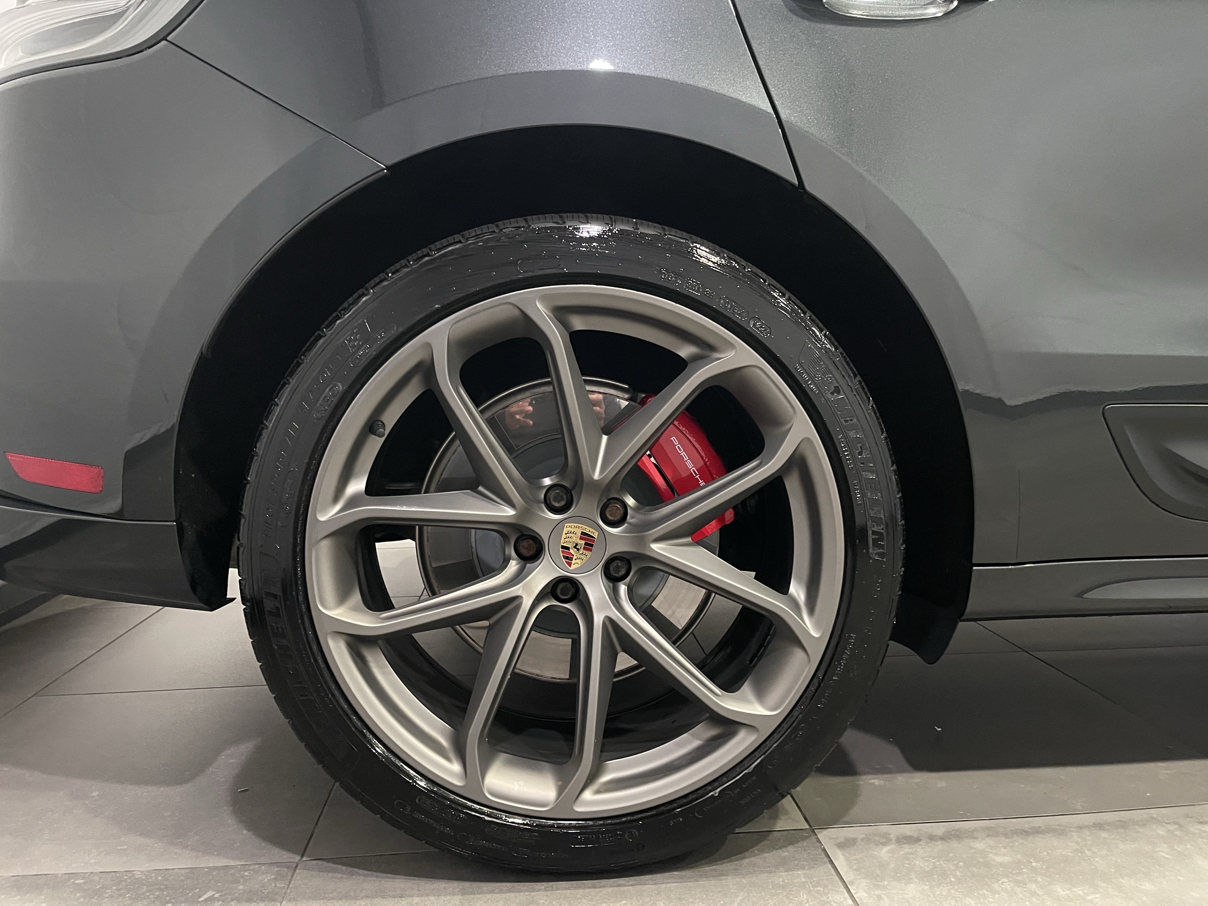Used 2022 Porsche Macan GTS AWD/4WD image 9