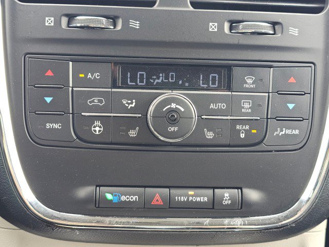 Used 2015 Chrysler Town & Country Limited FWD image 37