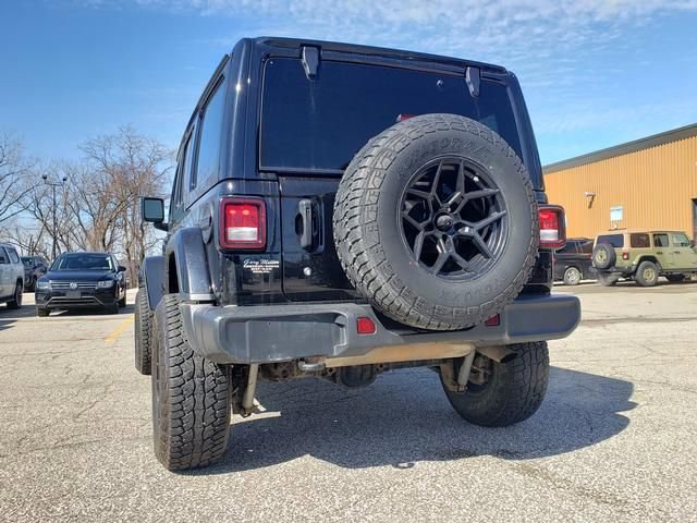 Used 2019 Jeep Wrangler Unlimited Sahara w/ Cold Weather Group image 6