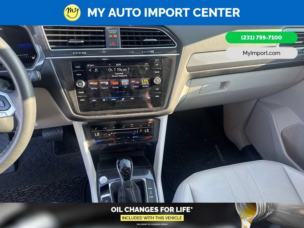 Used 2024 Volkswagen Tiguan SE w/ Panoramic Sunroof Package AWD/4WD image 20
