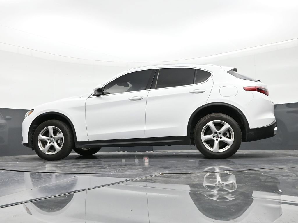 Used 2020 Alfa Romeo Stelvio Base image 21