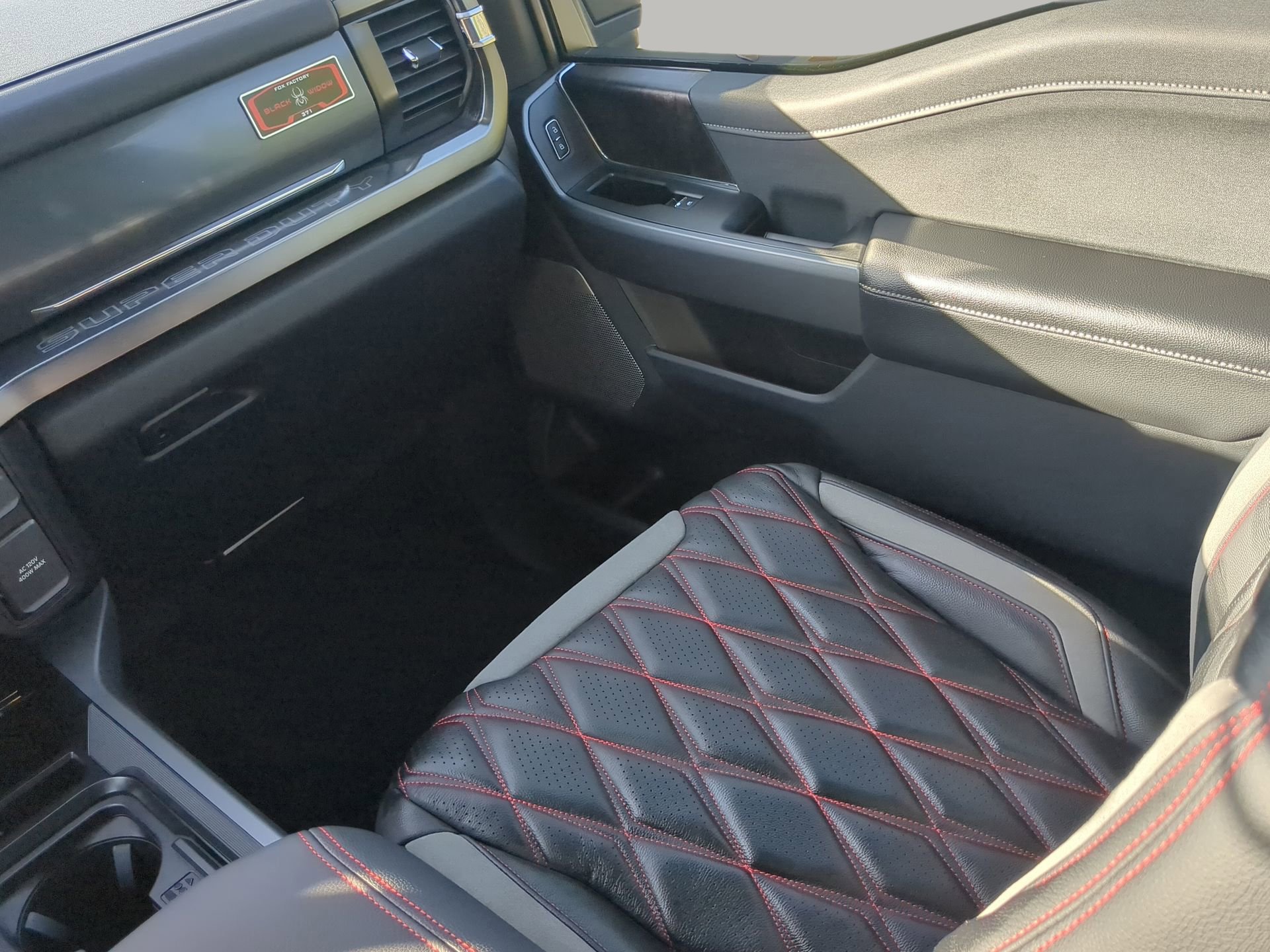 New 2026 Ford F250 Lariat w/ Black Appearance Package image 48