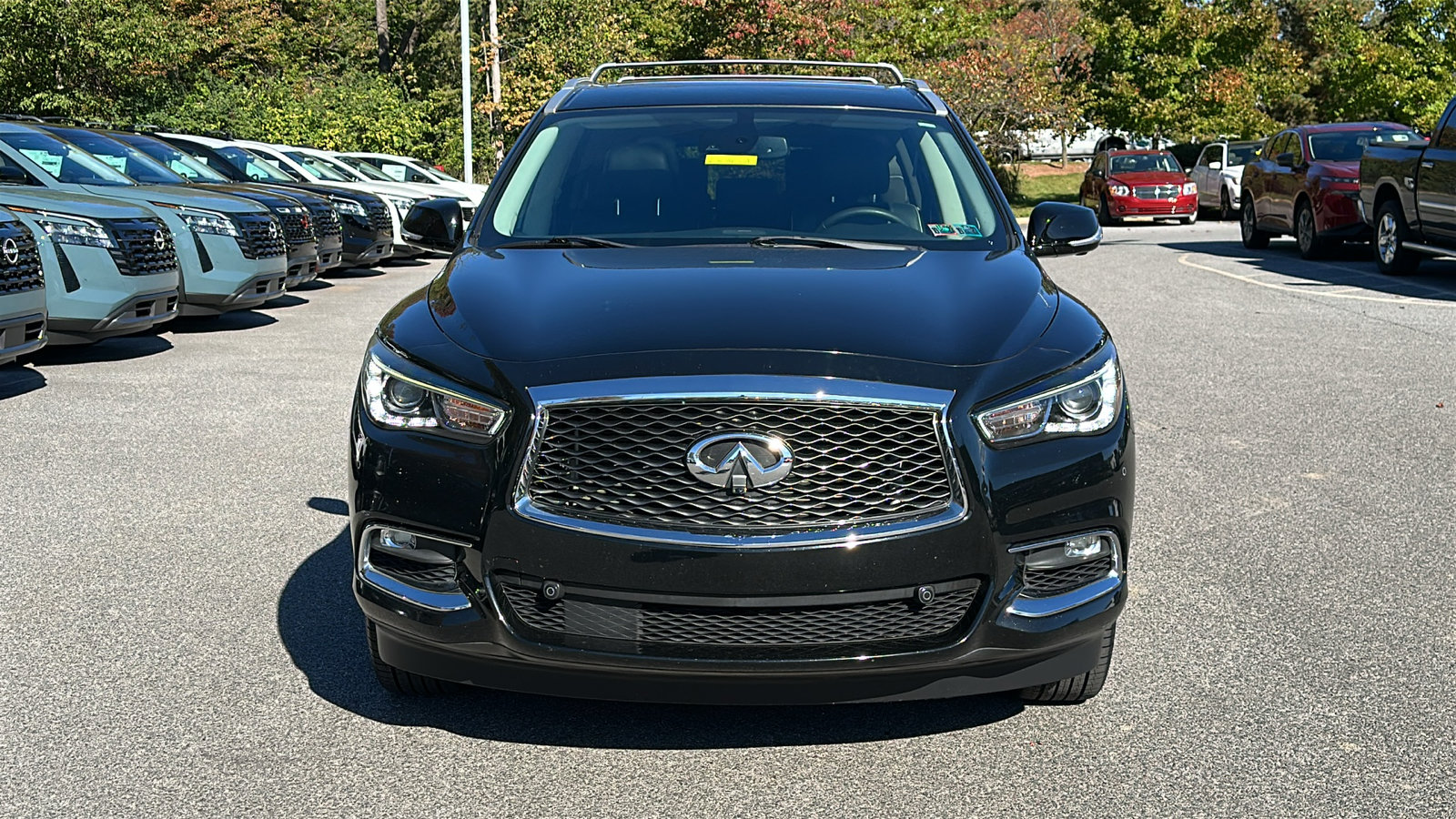 Used 2019 INFINITI QX60 Luxe w/ Sensory Package AWD/4WD image 3