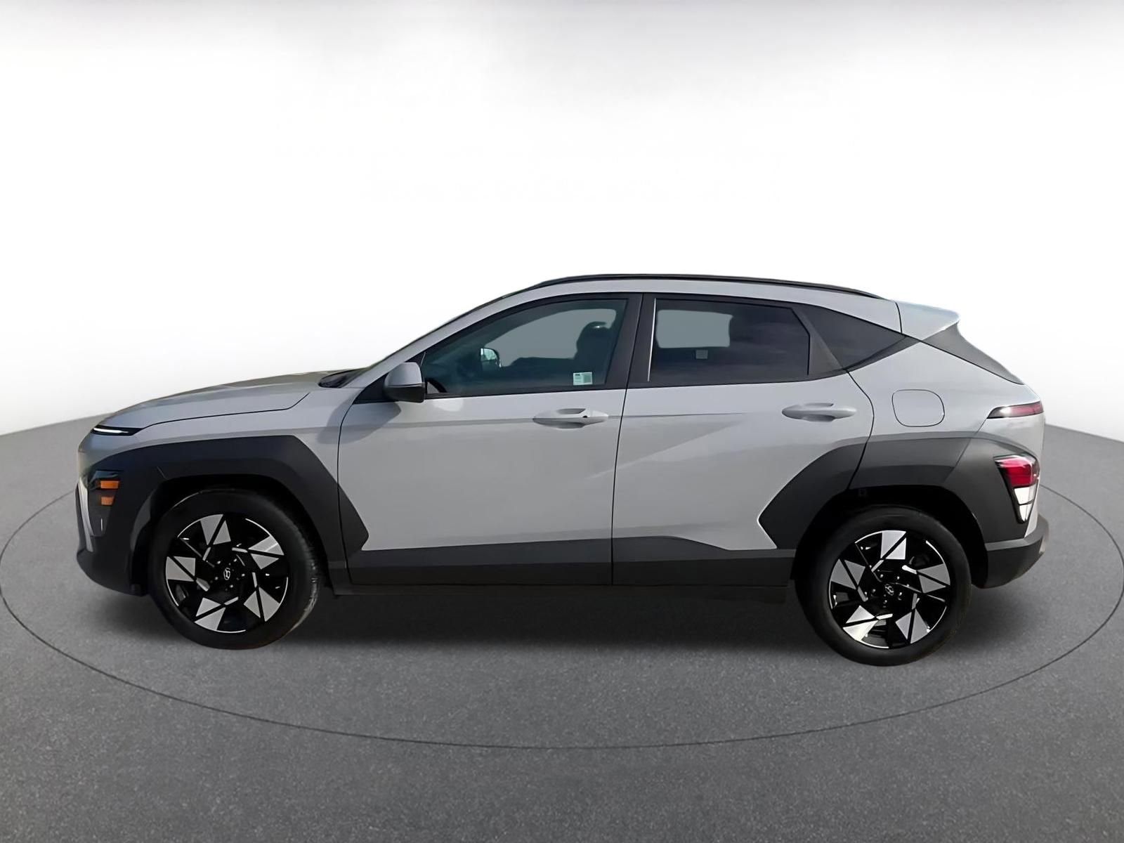 Used 2025 Hyundai Kona SEL image 7