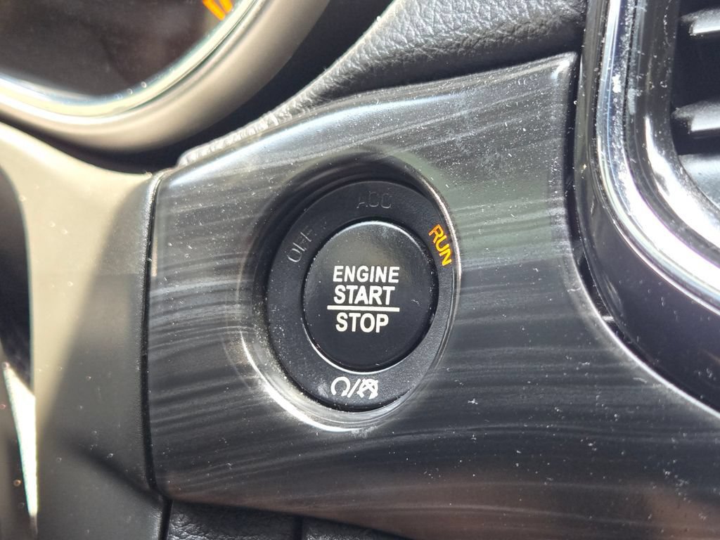 Used 2021 Jeep Grand Cherokee Laredo X RWD image 21