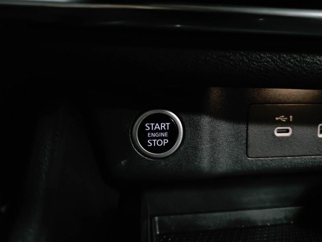 Used 2022 Nissan Rogue SV image 25