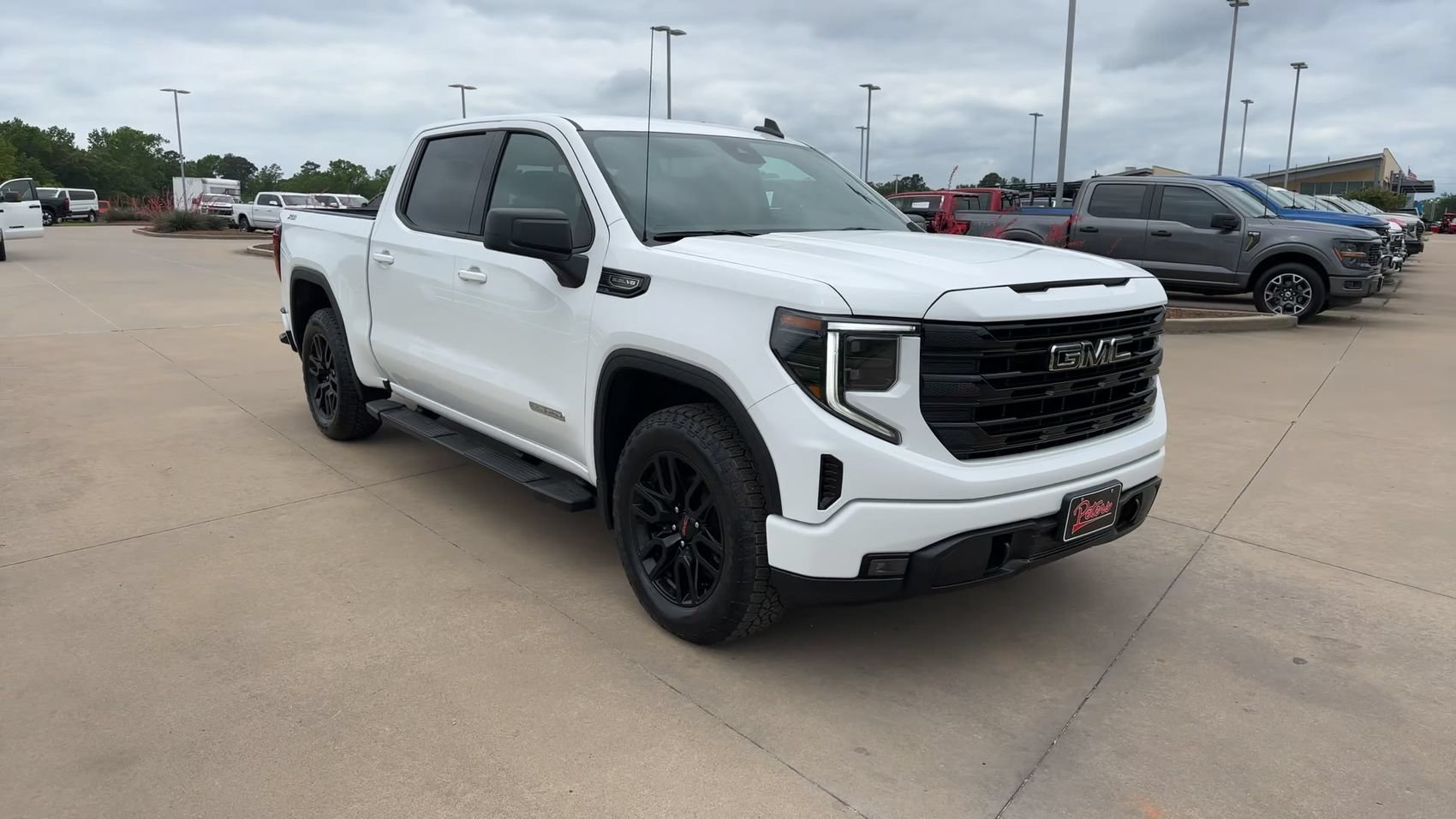 Used 2024 GMC Sierra 1500 Elevation w/ Preferred Package AWD/4WD image 3