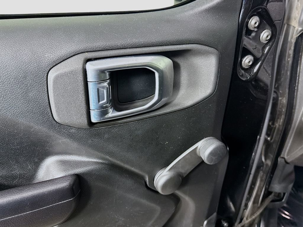 Used 2018 Jeep Wrangler Sport image 16