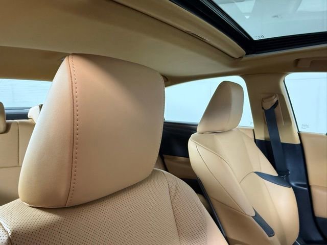 Certified 2025 Lexus ES 300h 300h w/ Premium Package image 36