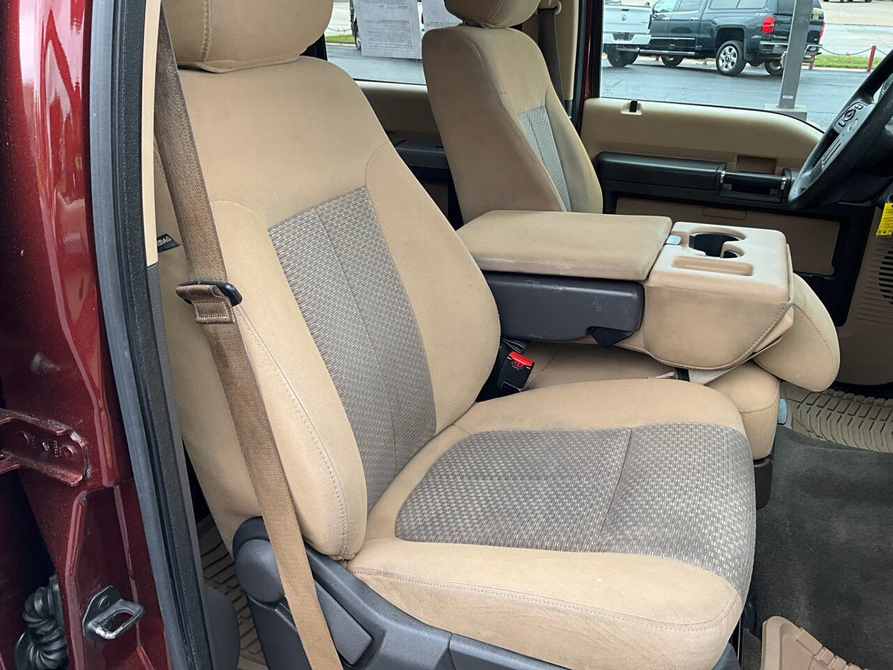 Used 2015 Ford F250 XLT w/ XLT Premium Package AWD/4WD image 25