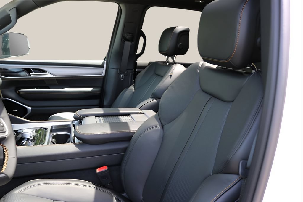 New 2026 Jeep Grand Wagoneer 4WD image 12