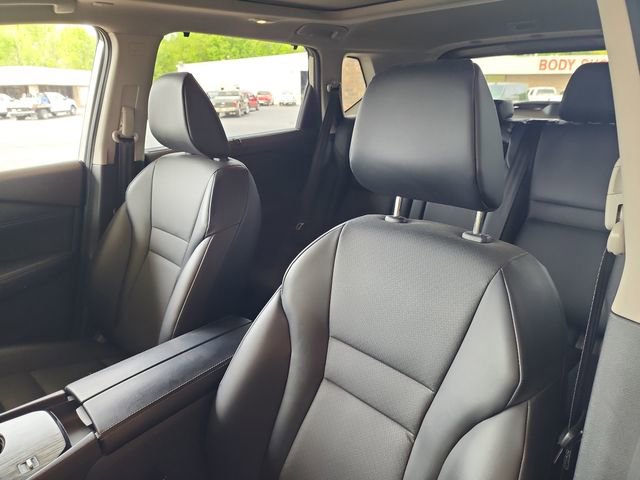 Used 2023 Nissan Rogue SV w/ SV Premium B Package image 11