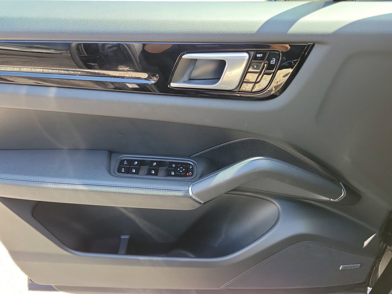 Used 2021 Porsche Cayenne S image 17