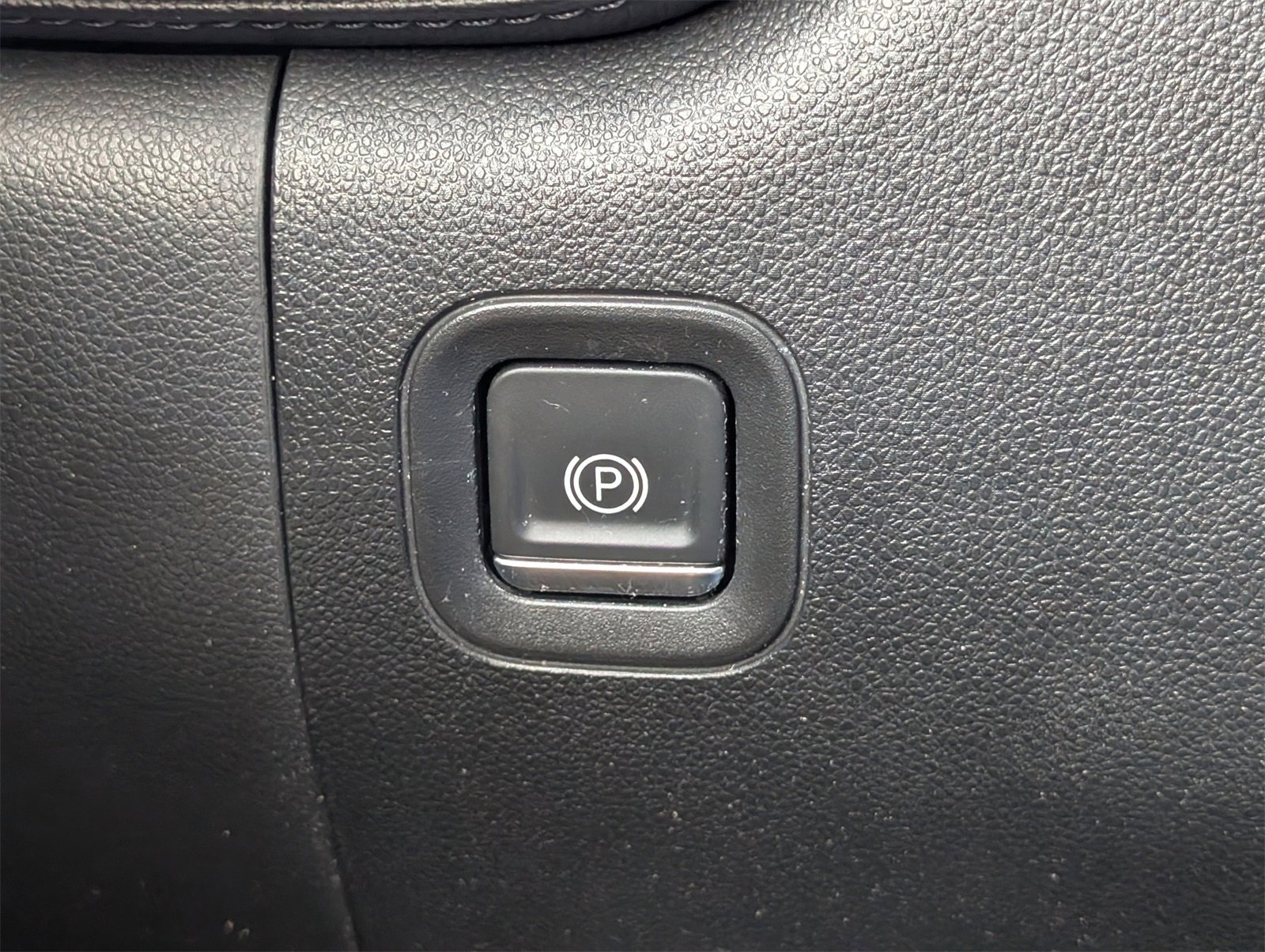 Used 2021 Chevrolet Silverado 1500 LT Trail Boss w/ Convenience Package II image 28